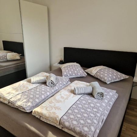 Apartment Luca พูลา ภายนอก รูปภาพ