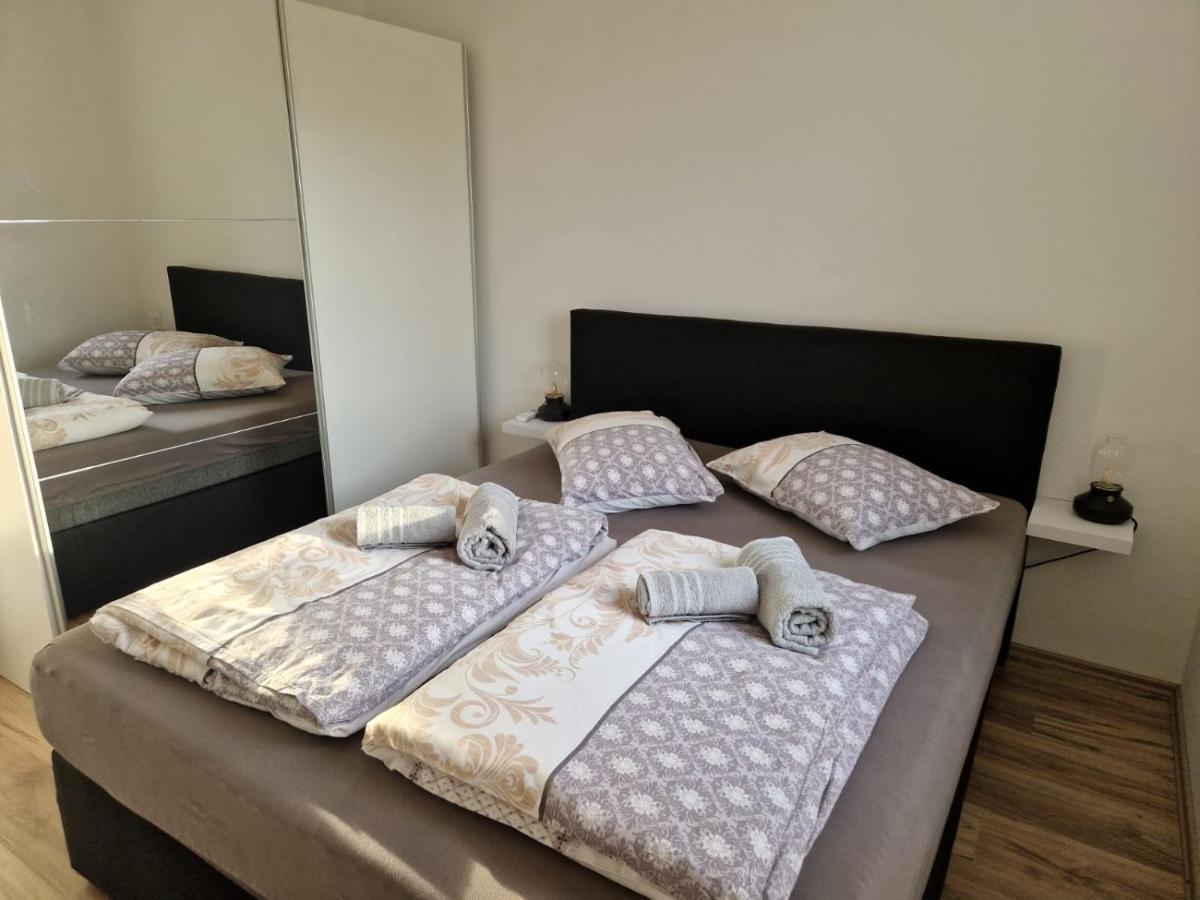 Apartment Luca พูลา ภายนอก รูปภาพ