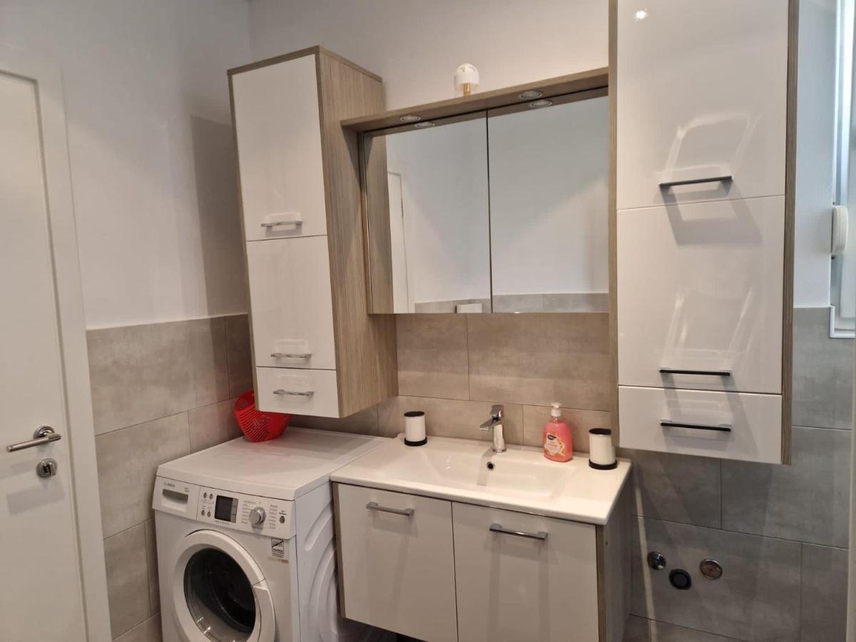 Apartment Luca พูลา ภายนอก รูปภาพ