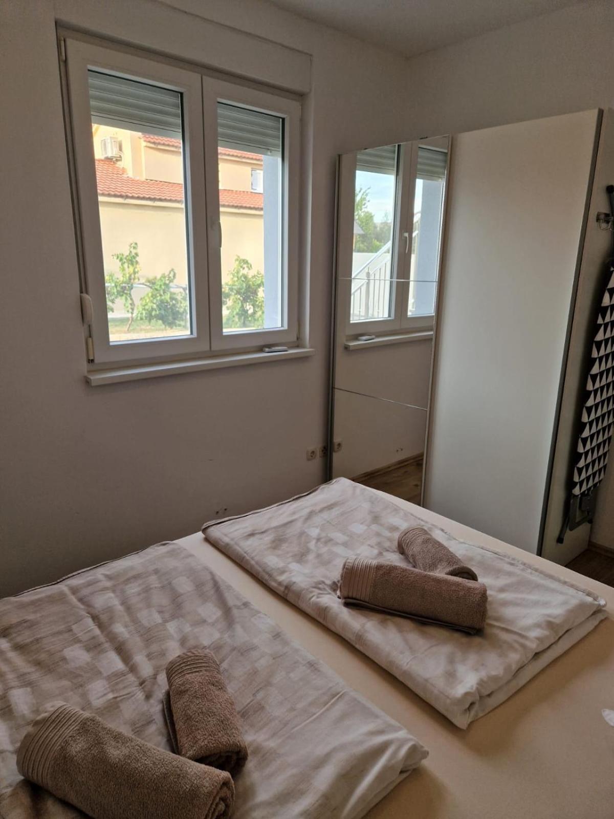 Apartment Luca พูลา ภายนอก รูปภาพ