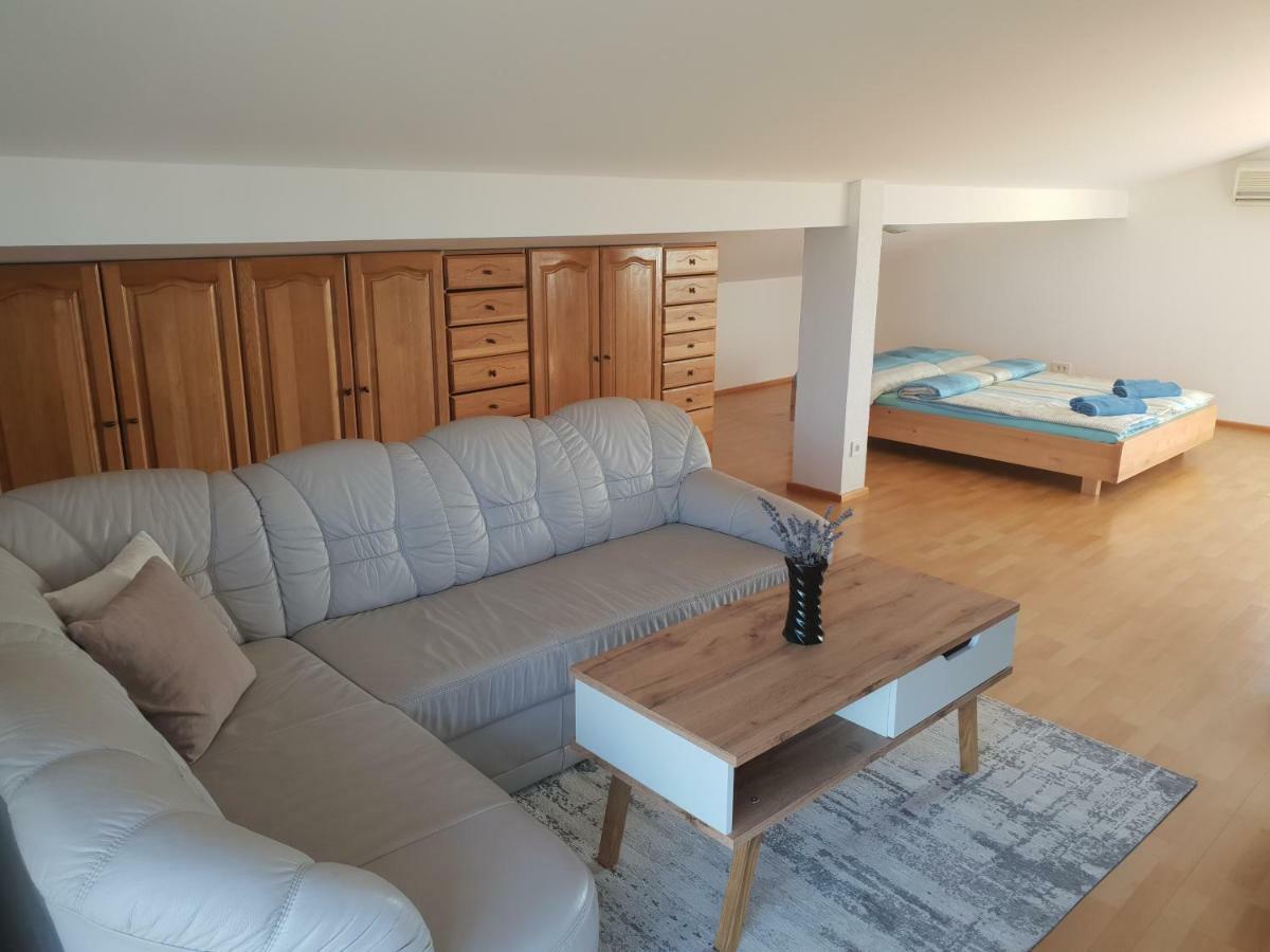 Apartment Luca พูลา ภายนอก รูปภาพ